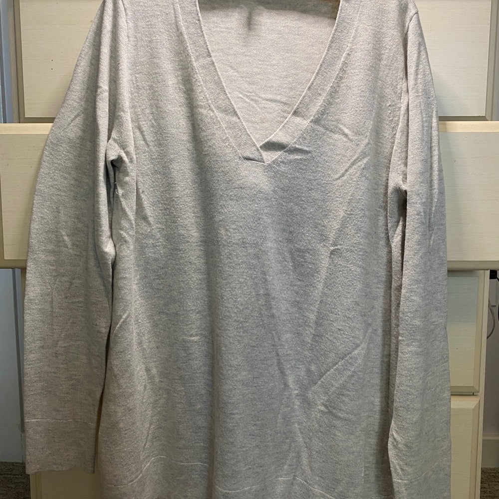 Loft long sleeve, v neck, acrylic and nylon sweater. Size Large.